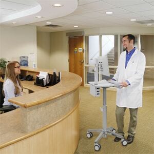 Ergotron SV10-1300-0. Cor do produto: Branco, Tamanho máximo de ecrã: 61 cm (24"), Peso máximo (capacidade): 7,3 kg. Ângul