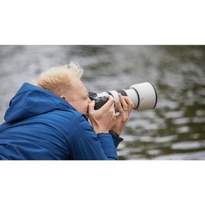 Canon - 70 mm to 200 mmf/2.8 - Telephoto Zoom Lens for Canon RF - Designed for Digital Camera - 77 mm Attachment - 0.23x M