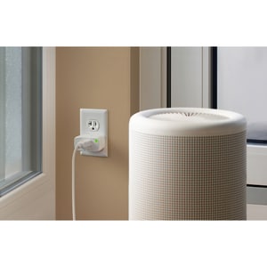 Eve Smart Plug & Power Meter - 1 x AC Power Plug - 240 V AC / 15 A - Apple HomeKit Supported - White