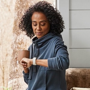 Fitbit Charge 5 Smart Band - Unisex - Lunar White, Soft Gold Stainless Steel Body Color - Aluminium Body Material - Stainl