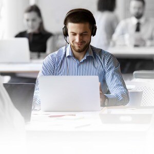 YEALINK UH38 DUAL TEAMS HEADSET USB WIRED & BLUETOOTH. USB-A LEATHER EAR CUSHIONS 360 DEG BUSYLIGHT BUILT-IN-BATTERY. 2 YE