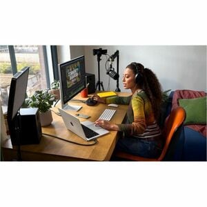 Apple MacBook Pro MDE64HN/A 36.07 cm (14.20") Notebook - 120 Hz - Apple M5 - 24 GB - 1 TB SSD - English (US) Keyboard - Si