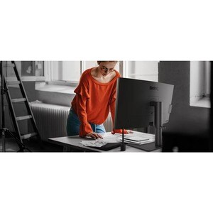 Monitor LCD BenQ PD3220U 812,8 mm (32") Class 4K UHD - 16:9 - 80 cm (31,5") Viewable - Tecnologia In-plane Switching (IPS)