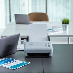 Scanner à alimentation feuille à feuille Brother - Résolution Optique 600 dpi - Couleur 48 bit - Échelle des Gris 8 bit - USB