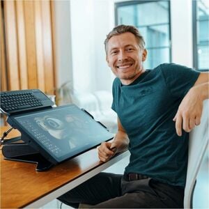 Wacom Cintiq Pro Grafiktablett - 55,9 cm (22 Zoll) LCD 4K - Touchscreen - Multi-Touch-Bildschirm - Kabel - 8192 Drucknivea