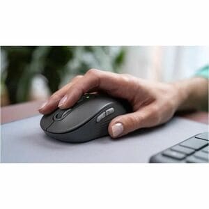 Logitech Signature Slim MK950 Keyboard & Mouse - Danish, Norwegian, Swedish, Finnish - USB Type A Scissors Wireless Blueto