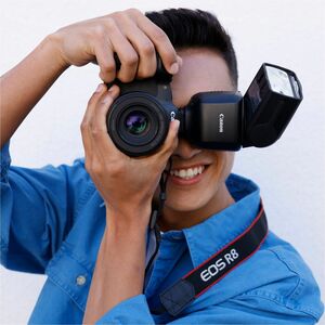 Canon Speedlite EL-10 Camera Flash - Guide Number 40m/118ft - 4 x Batteries Supported - AA