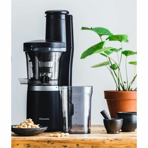 Panasonic MJ-L700 Electric Juicer - Slow/Masticating - Matte Black