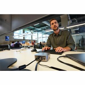 Docking station HP Ultra G6 Thunderbolt 4 per Monitor, Desktop PC, Computer portatile - Compatibilita carica - 330 W - Des