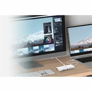 D-Link DUP-A01 USB Type C Docking Station for Notebook, Display Screen - Charging Capability - Memory Card Reader - SD - 2
