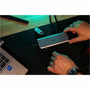 Station d'accueil Targus USB 3.2 (Gen 2) Type C pour Notebook, Souris, Clavier, Lecteur flash, Disque dur - Capacité de ch