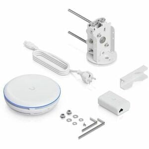 Building Bridge XG 60 GHz wireless point-to-point bridge with a 10G SFP+ uplink for maximum performance and a 5 GHz backup