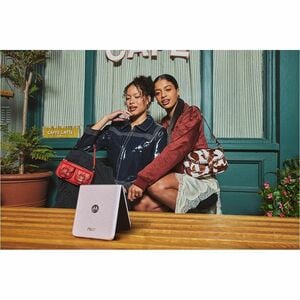 Motorola Mobility razr 70 256 GB Smartphone - 17.5 cm (6.9") Flexible Folding Screen LTPO AMOLED HDR10+ 1080 x 2640 - Octa