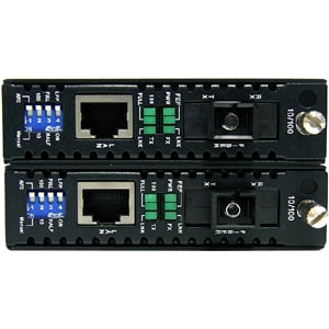 StarTech.com 10/100 Mbps Ethernet Single Mode WDM Fiber Media Converter Kit SC 20km - 10/100Base-TX, 100Base-FX - Rack-mou
