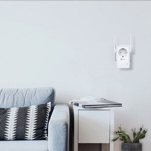 TP-Link TL-WA860RE Single Band IEEE 802.11b/g/n 300 Mbit/s Wireless Range Extender - 2.40 GHz - 2 x External Antenna(s) - 