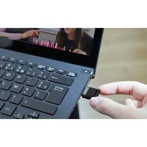 Sony MicroVault USM16SA3 16 GB USB 3.0, Micro USB Flash Drive - Black