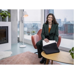 Trust Primo Carrying Case (Sleeve) for 33.8 cm (13.3") MacBook - Black - Shock Absorbing, Bump Resistant Interior, Scratch