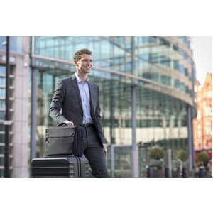 Lenovo Professional Carrying Case (Briefcase) for 39.6 cm (15.6") Notebook - Black - Wear Resistant, Tear Resistant - Poly