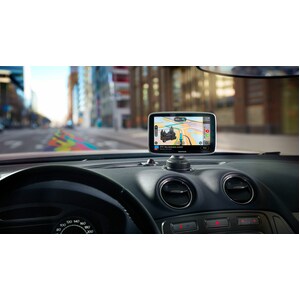 TomTom GO Automobile Portable GPS Navigator - Portable - 15.2 cm (6")