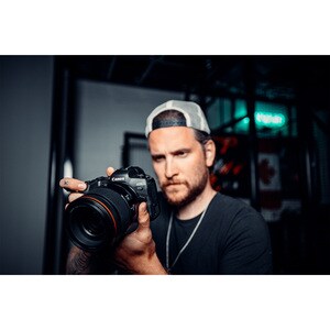 Canon EOS R5 47.1 Megapixel Mirrorless Camera Body Only - Autofocus - 3.2" Touchscreen LCD - 8192 x 5464 Image - 8192 x 43