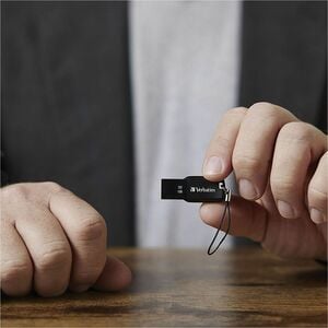 Verbatim 32GB Ergo USB Flash Drive - Black - The Verbatim Ergo USB drive features an ergonomic design for in-hand comfort 