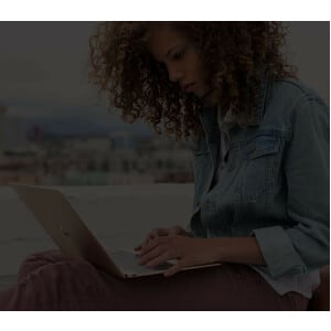 MacBook Air 13.3in - Gold - M1 (8-core CPU / 7-core GPU) - 8GB unified memory - 256GB SSD - Backlit Magic Keyboard (EN)