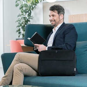 base xx Tasche für 33 cm (13 Zoll) bis 35,8 cm (14,1 Zoll) Notebook - Schwarz - Polyester, 300D Polyester Körper - Stoßfes