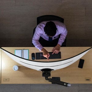 Ergotron Tischhalterung für Monitor, Gekrümmte Bildschirmanzeige - Mattschwarz - Höhenverstellbar - Bildschirmgröße: 124,5