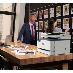 Der Xerox® C230 Farbdrucker und der Xerox®
C235 Multifunktions-Farbdrucker