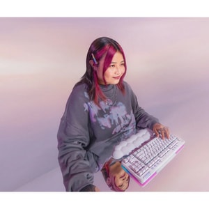 Logitech G Aurora G715 游戏键盘 - 无线 连接 - USB 接口 - RGB LED - 英文 - 白 - 机械 按键开关 - 蓝牙 - 87 Key(s) - 音量控制, 音乐 热键 - PC, Mac