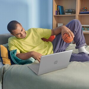 HPI SOURCING - CERTIFIED PRE-OWNED 17-c0000 17-cn0001ds 17.3" Touchscreen Notebook - HD+ - 1600 x 900 - Intel Core i3 11th