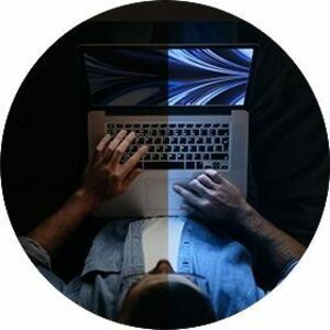 Kensington MagPro Polyethylene Terephthalate (PET) Anti-glare Privacy Screen Filter for Apple - Black - TAA Compliant - Fo