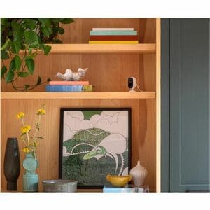 Arlo Essentials 4 Megapixel Indoor 2K Network Camera - Colour - White - Colour Night Vision - 2560 x 1440 - Wi-Fi - Wall M