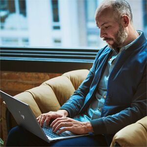 HP ZBook Firefly G10 A 35,6 cm (14 Zoll) Mobile Workstation - WUXGA - AMD Ryzen 7 PRO 7840HS - 32 GB - 1 TB SSD - AMD Chip