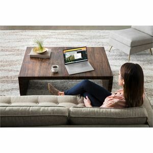 HP Laptop 17-cn3028TU