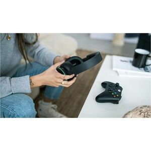 Microsoft Wireless Over-the-ear Stereo Gaming Headset - Black - Binaural - Circumaural - Bluetooth - 32 Ohm - 20 Hz to 20 