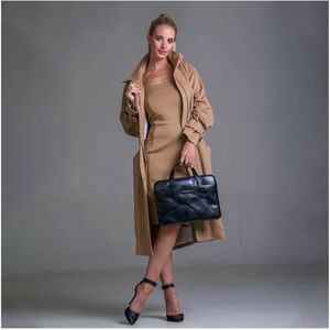 dbramante1928 ApS Silkeborg Carrying Case (Briefcase) for 38.1 cm (15") Apple Notebook, MacBook Pro - Black - Leather Body