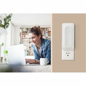 Netgear EAX17 Dual Band Wi-Fi 6 IEEE 802.11 a/b/g/n/ac/ax/i 3 Gbit/s Wireless Range Extender - 2.40 GHz, 5 GHz - 3 x Inter