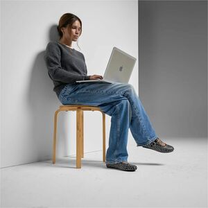 Incase Edge Hardshell Case for Apple MacBook Pro - Clear - Matte - Scratch Resistant, Fingerprint Resistant, Bump Resistan