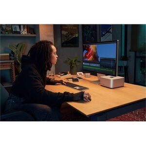 Monitor LCD Apple Studio Display 685,8 mm (27") Class Webcam 5K UHD - 68,6 cm (27") Viewable - 5120 x 2880 - 1 miliardo di