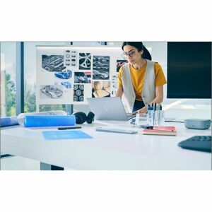 HP ZBook 8 G1i 14" Mobile Workstation - 2.5K - 120 Hz - Intel Core Ultra 7 255H - 32 GB - 512 GB SSD - English Keyboard - 