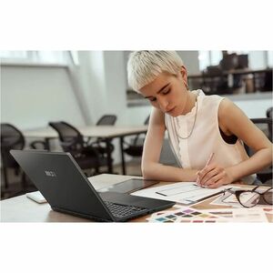 Computer portatile - MSI VenturePro 15 AI A1V VenturePro 15 AI A1VEG-012IT 39,6 cm (15,6") - Full HD - 144 Hz - Intel Core
