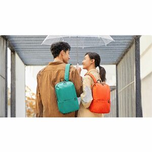 Estuche de transporte MI Casual Daypack (Mochila) para 35.6cm (14") Portátil - Rojo - Resistente al agua - Poliéster Body 