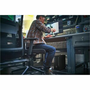 Workstation HP Z1 G1i - Intel Core Ultra 5 225 - 16 GB - 1 TB SSD - Tower - Intel Q870 Chip - Windows 11 Pro 64-bit - NVMe