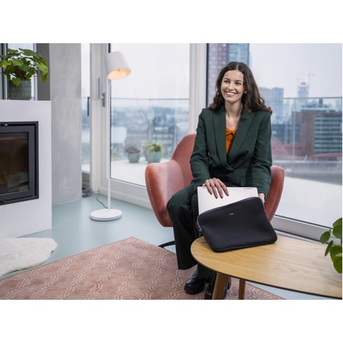 Trust Primo Carrying Case (Sleeve) for 33.8 cm (13.3") MacBook - Black - Shock Absorbing, Bump Resistant Interior, Scratch