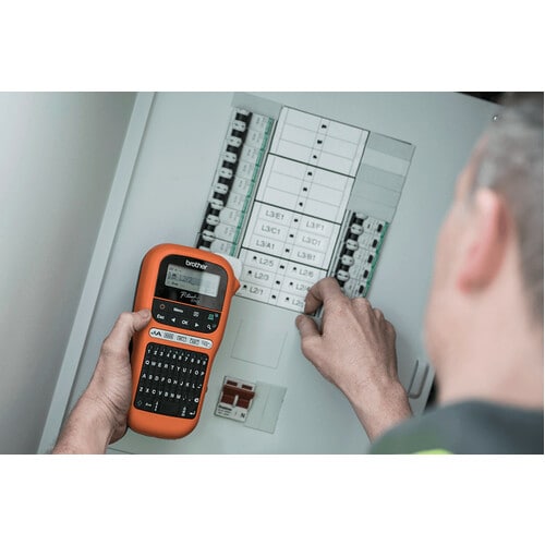Brother P-touch PT-E110 Elektronischer Etikettendrucker - Thermotransfer - 20 mm/s Mono - 180 dpi - Klebefilm - Batterie -