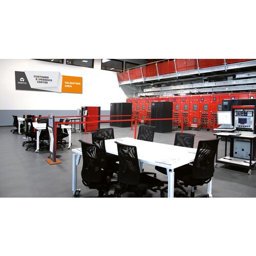 Onduleur en ligne à double conversion Vertiv Liebert - 40 kVA - Triphasé - Tour - 380 V AC, 400 V AC, 415 V AC Entrée - 38