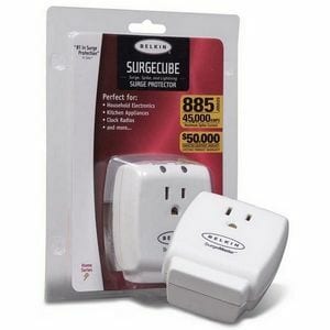 Belkin 1 Outlet SurgeCube - Grounded Outlet & Protected Light Indicators for Office, Travel, Desktop - 885 Joules - Recept